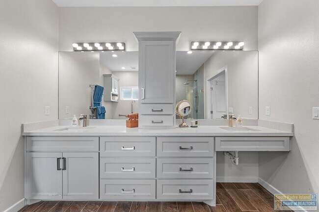 Building Photo - 4 Sawgrass Ct