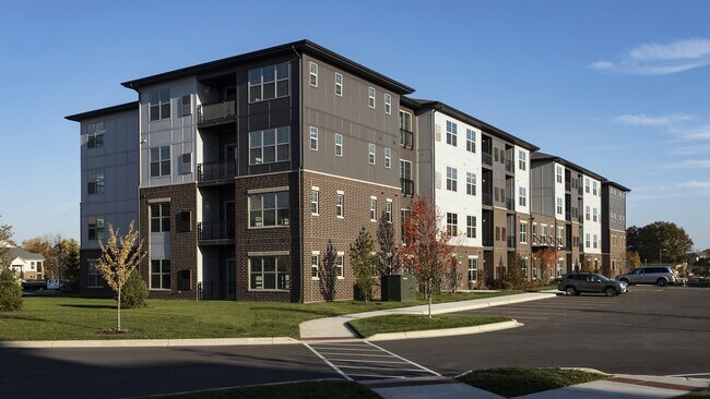 Building Photo - 450 Woodmoor Dr