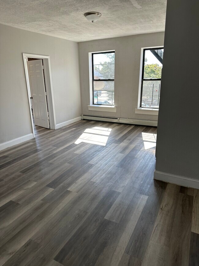 Building Photo - 559 Ocean Ave