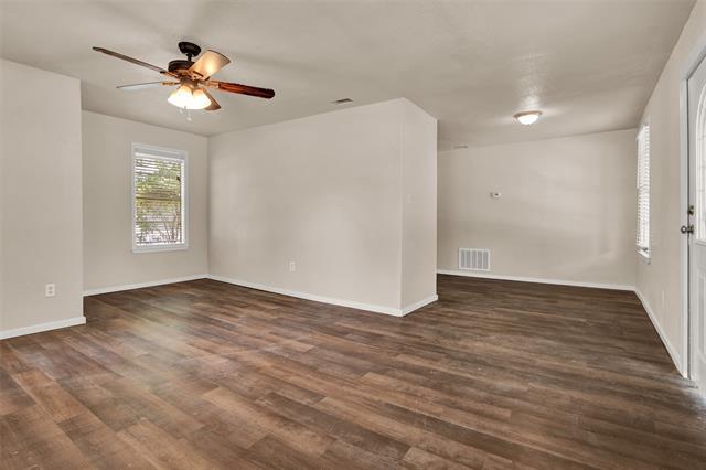 Building Photo - 1477 W Austin St