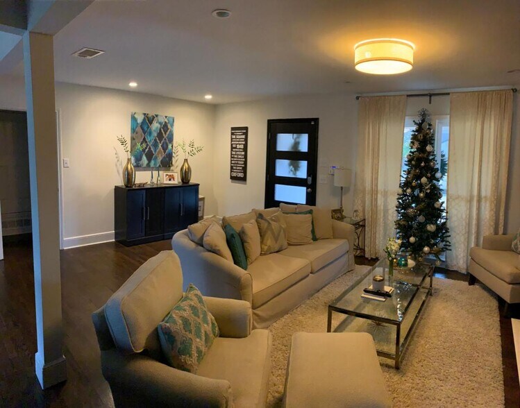 Building Photo - 5027 Wenonah Dr