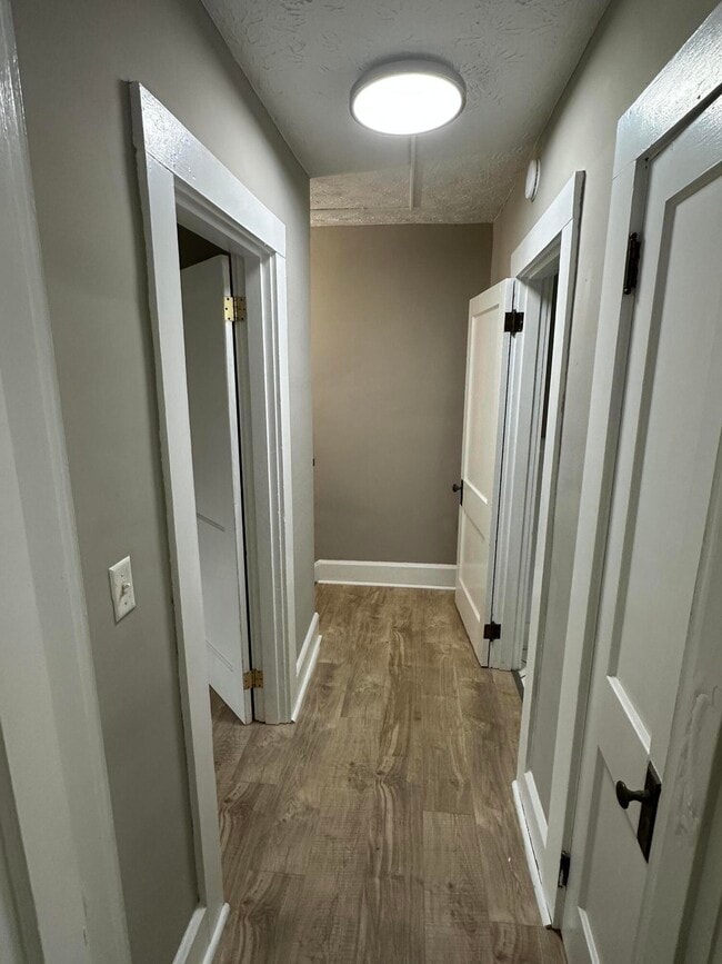 Building Photo - 302 Clay St