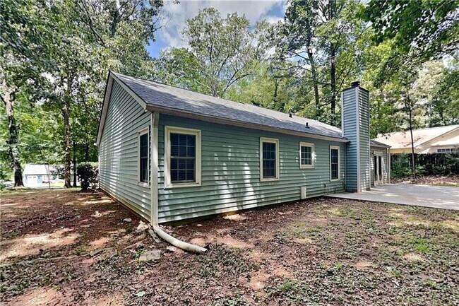 Building Photo - 213 Brolley Woods Dr