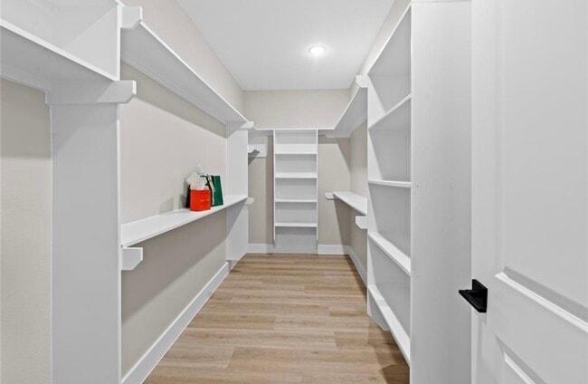 Building Photo - 2610 Piemonte Ave