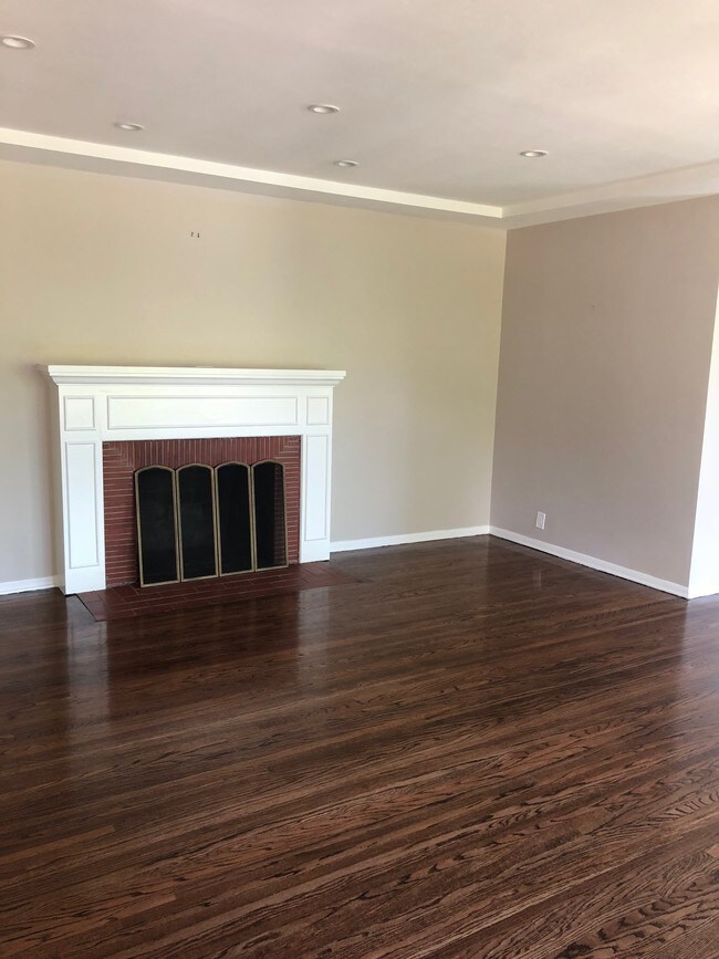 Building Photo - 2315 24th St