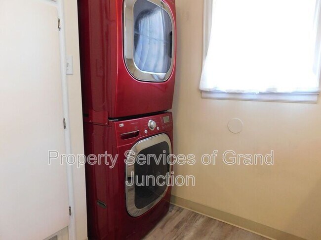 Building Photo - 1346 Texas Ave