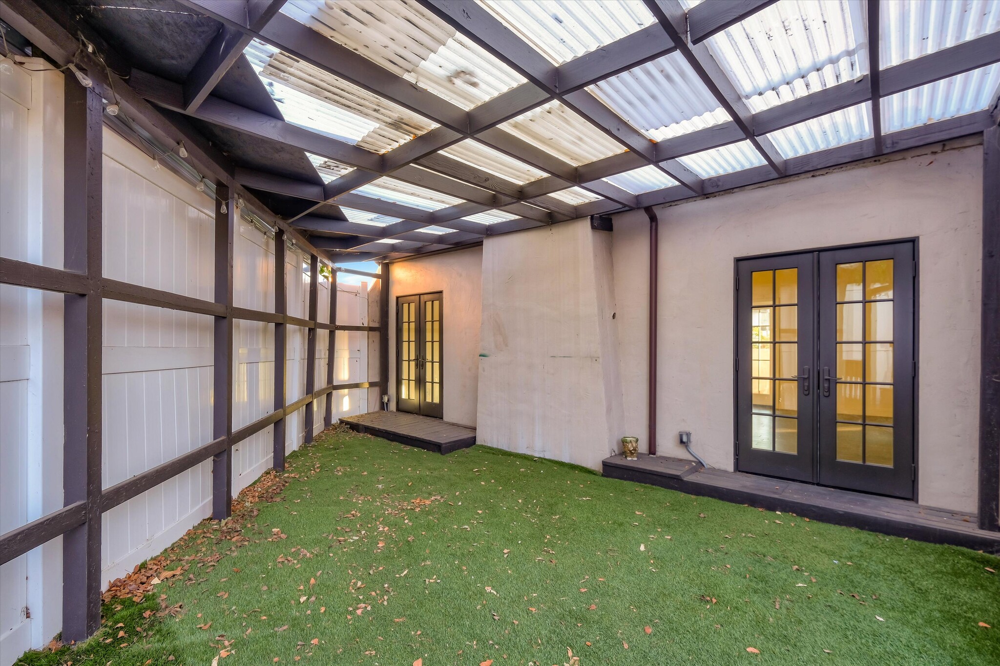 Building Photo - 366 S Crescent Heights Blvd