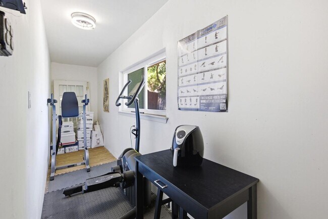 Building Photo - 25 Warmwood Way