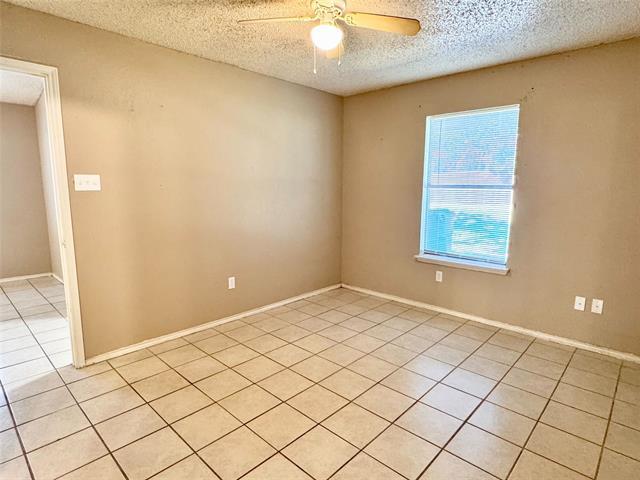 Building Photo - 5811 Mansfield Rd