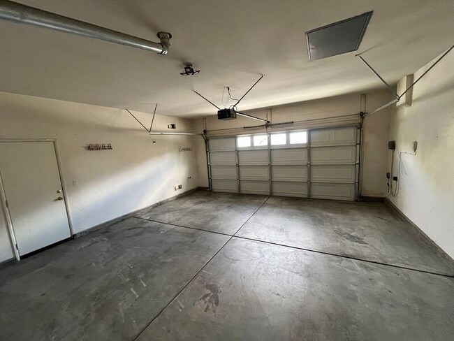 Building Photo - 28958 Newport Rd