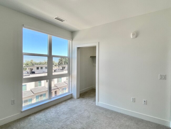 Building Photo - 3500 S Corona St