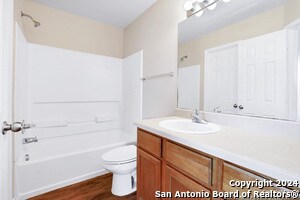Building Photo - 5815 Golf Bend