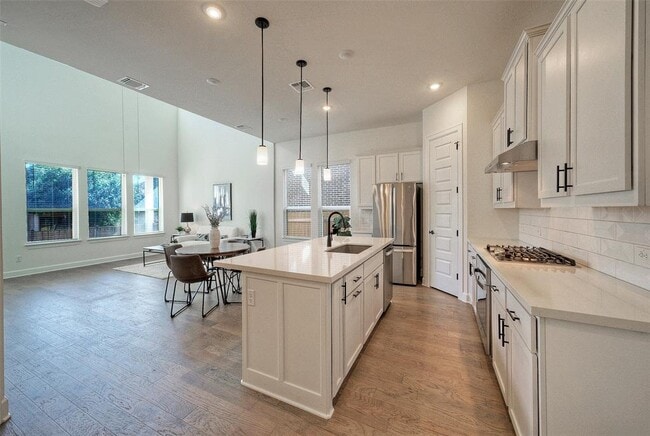 Building Photo - 245 Darley Oak Dr