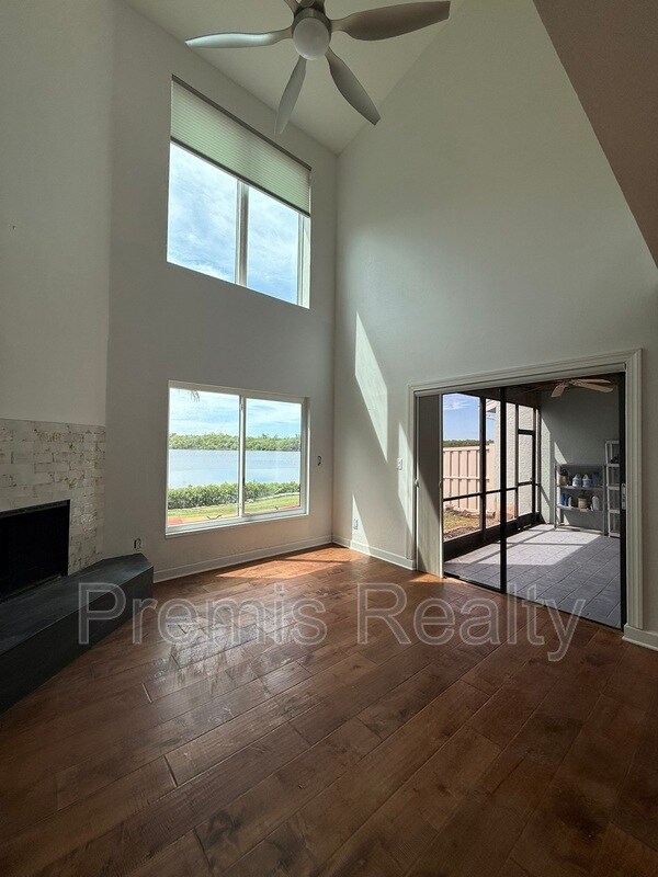 Building Photo - 1070 Sanibel Ct