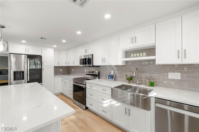 Building Photo - 503 Broad Ave S