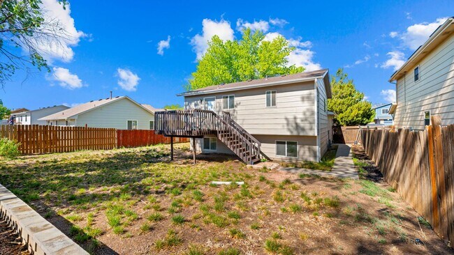 Building Photo - 580 Upton Dr