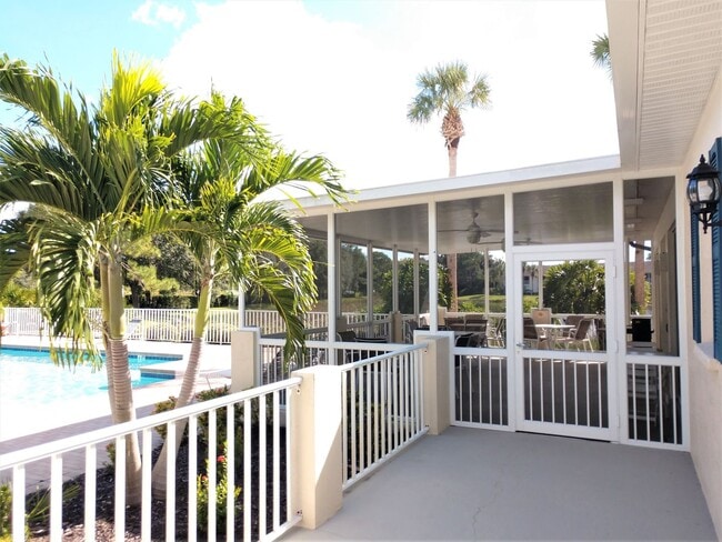 Building Photo - Annual Furnished - Attractive 2 Bedroom 2 Bathroom Plus a Den Condo with 2nd floor Reserve View!