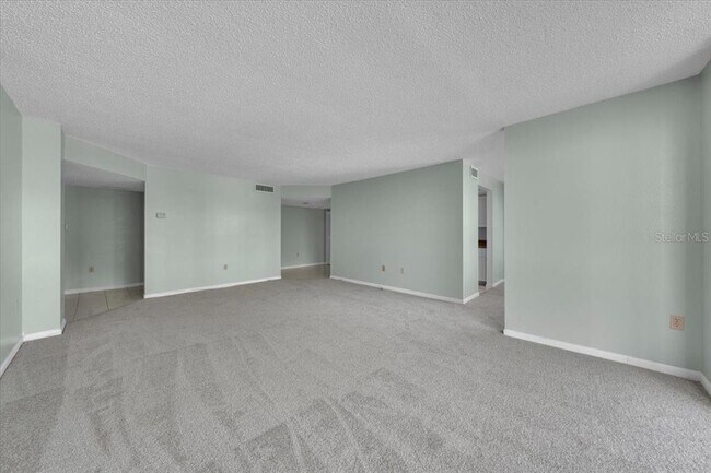 Building Photo - 660 Island Way