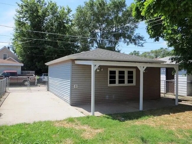 Building Photo - 117 Englewood Ave