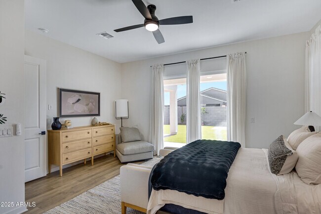 Building Photo - 10051 E Talon Ave