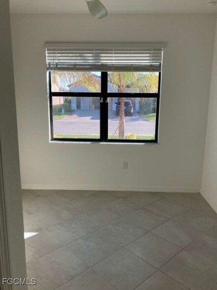 Building Photo - 3261 Altimira Dr