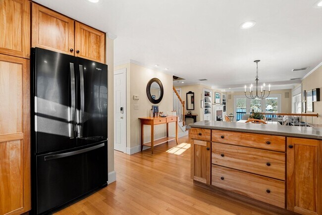 Building Photo - 30R Harbor St