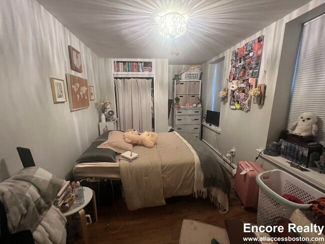 Building Photo - 153 Salem St