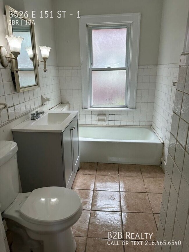 Building Photo - 3526 E 151st St