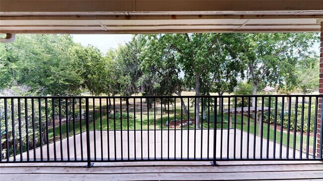 Building Photo - 1323 Hillside Forest Dr