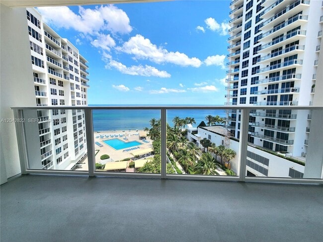 Building Photo - 3505 S Ocean Dr