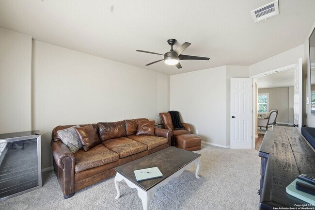 Building Photo - 711 Midway Crest