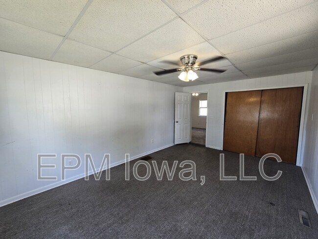 Building Photo - 206 E South St