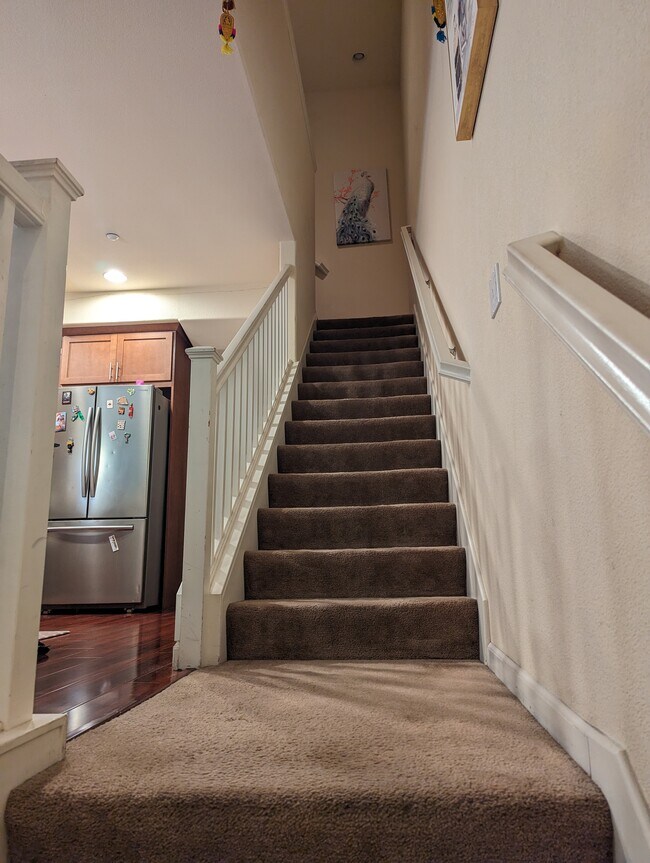 Building Photo - 764 Grandview Ter