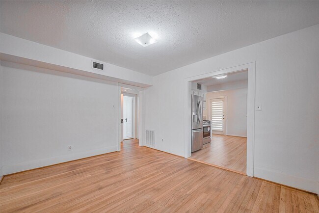 Building Photo - 1614 Ridgewood St