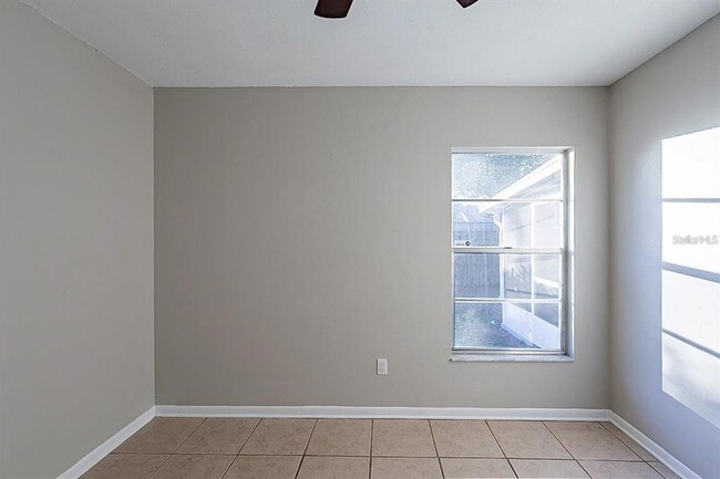 Building Photo - 653 Bryan Terrace Dr