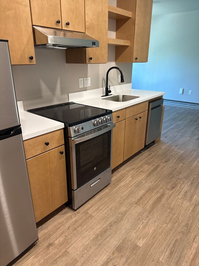 Building Photo - Beautiful, Brand New Studio Near CSU!