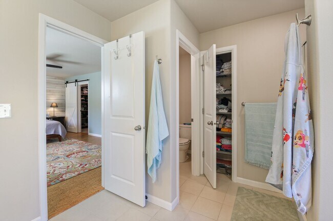 Building Photo - MOVE IN READY NOW! Meridian Campus home available! Beautiful 4 bedrooms 2.5 baths. Easy JBLM comm...
