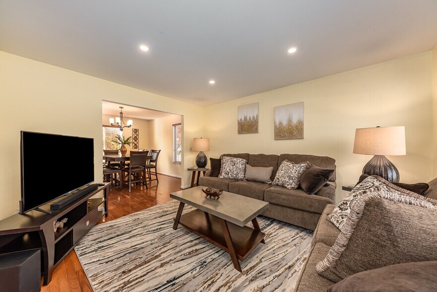 Building Photo - 2484 Warm Springs Ln