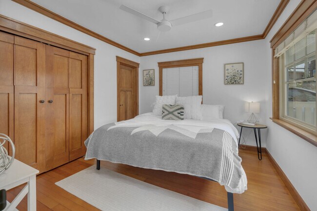 Building Photo - 1072 Johnson Ave