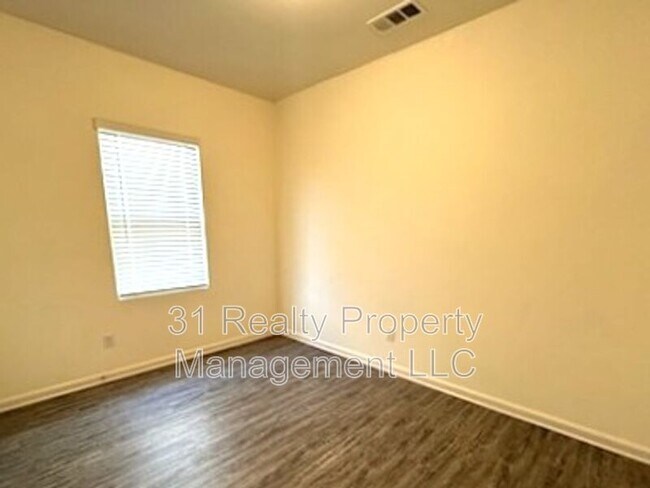 Building Photo - 6228 Old Bridge Way