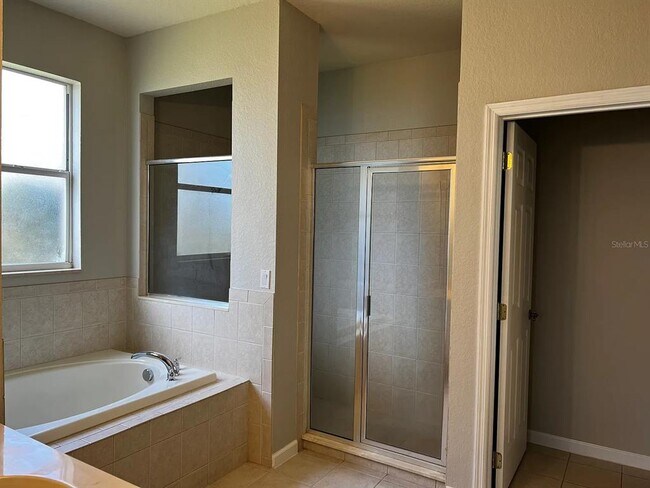 Building Photo - 2706 Bartlet Dr