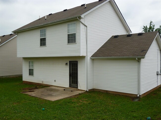 Building Photo - Great Home in Lake Forest! Coming Soon!