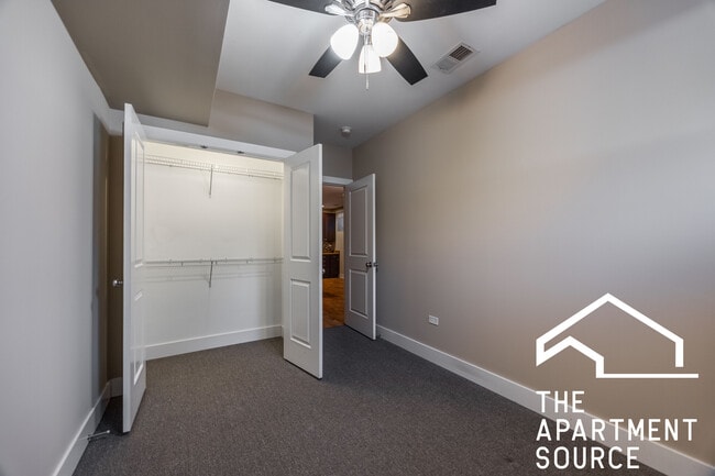 Building Photo - 3138 S Indiana Ave