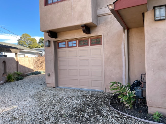 Building Photo - Beautiful Mediterranean 2-Bedroom House in...