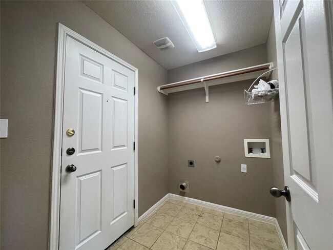 Building Photo - 7820 Little Deer Trail