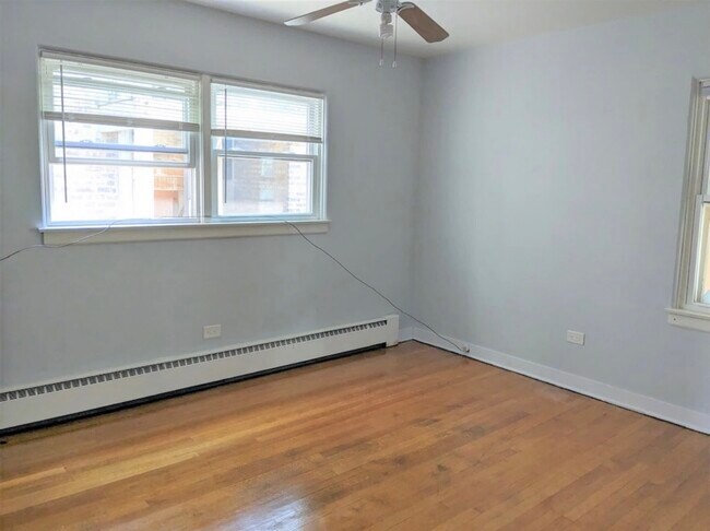 Building Photo - 5544 N Campbell Ave