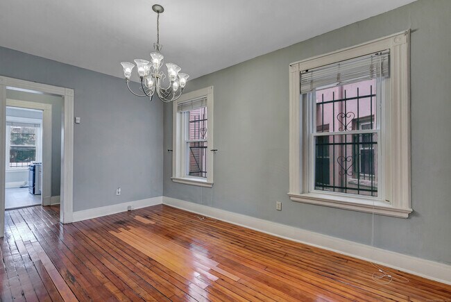 Building Photo - 108 William St