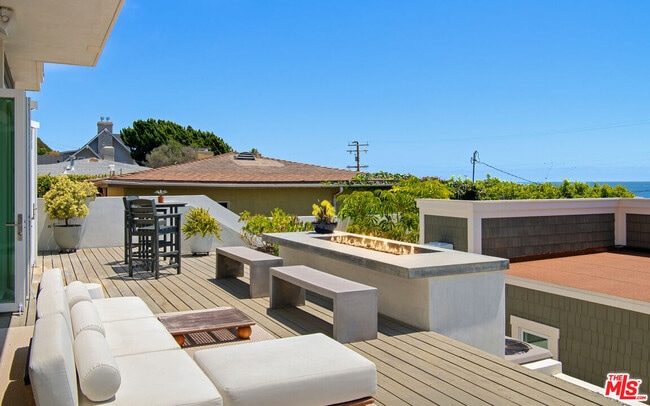 Building Photo - 25157 Malibu Rd