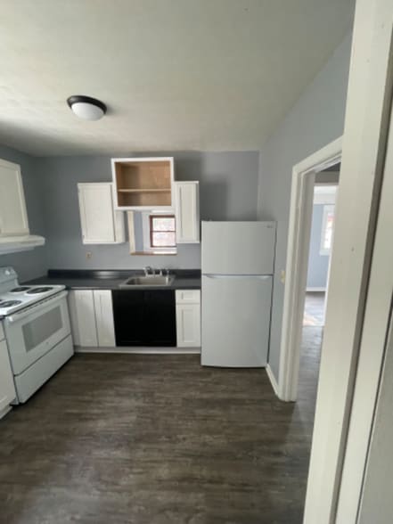 Primary Photo - 913 N Main St