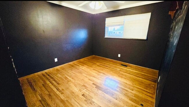 Building Photo - 29543 Eiffel Ave